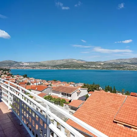 With A Parking Space Mastrinka, Ciovo - 10364 *