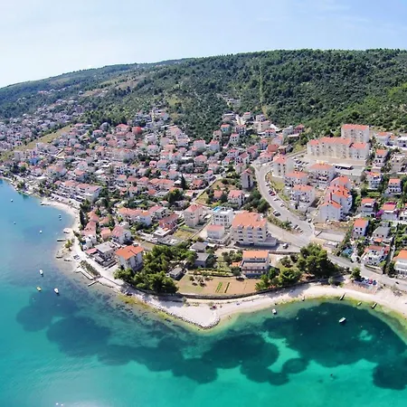 Apartments With A Parking Space Mastrinka, Ciovo - 10364 Apartman