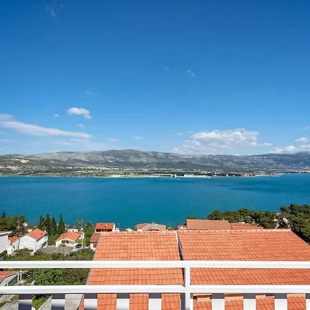 With A Parking Space Mastrinka, Ciovo - 10364 Апартаменты *